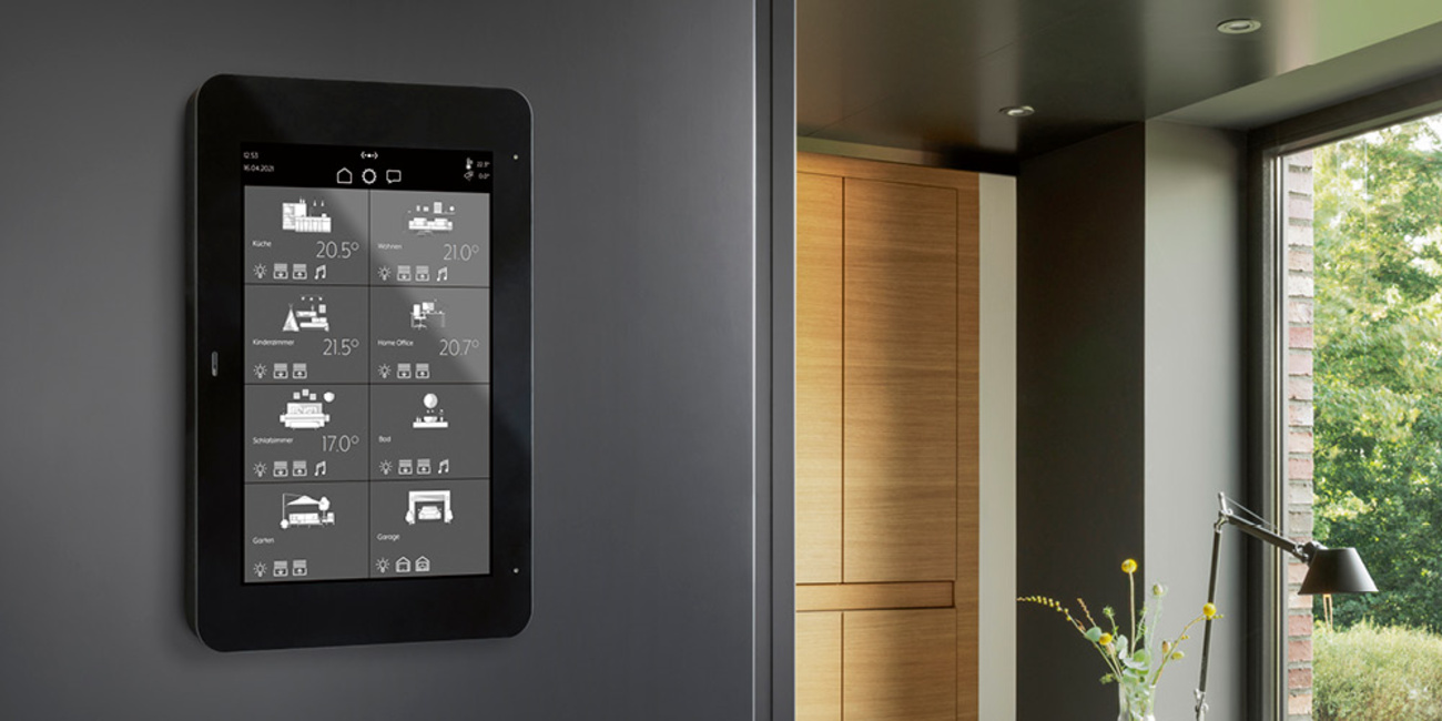 JUNG Smart Panel 8 bei Elektrotechniker-Meister Thomas Kürstner in Gerstungen