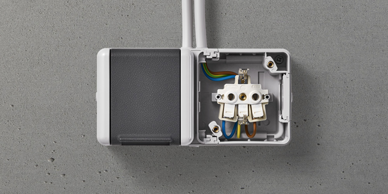 Doppelsteckdose mit Trennsteg bei Elektrotechniker-Meister Thomas Kürstner in Gerstungen